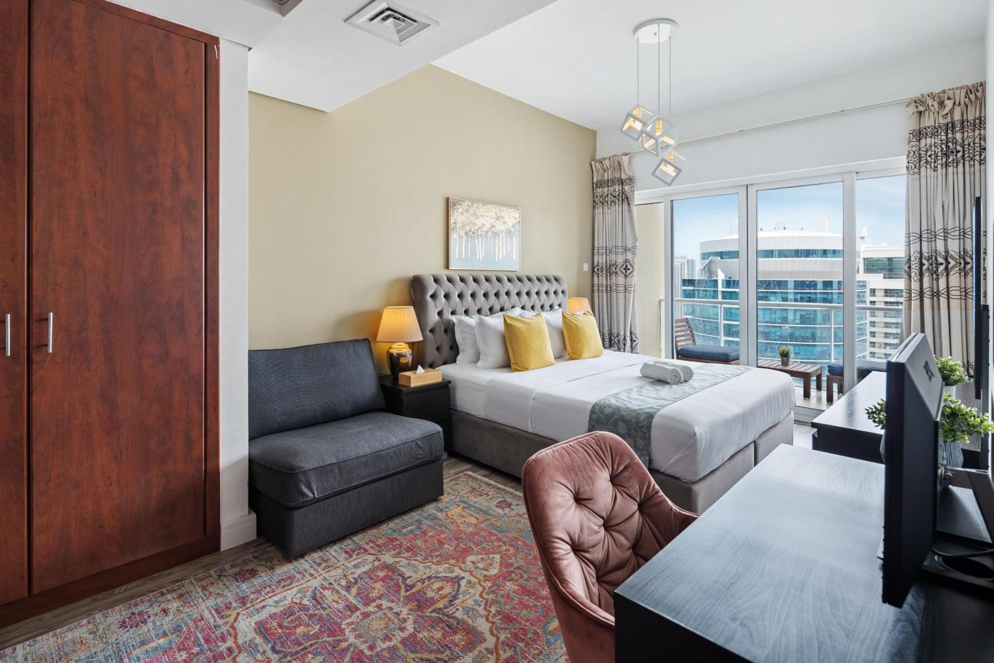 Modern & Spacious 2-Bed Condo With Panoramic Lake Views, Dual Balconies, Steps From Dubai Jlt Metro By "La Buena Vida Holiday Homes" Zewnętrze zdjęcie