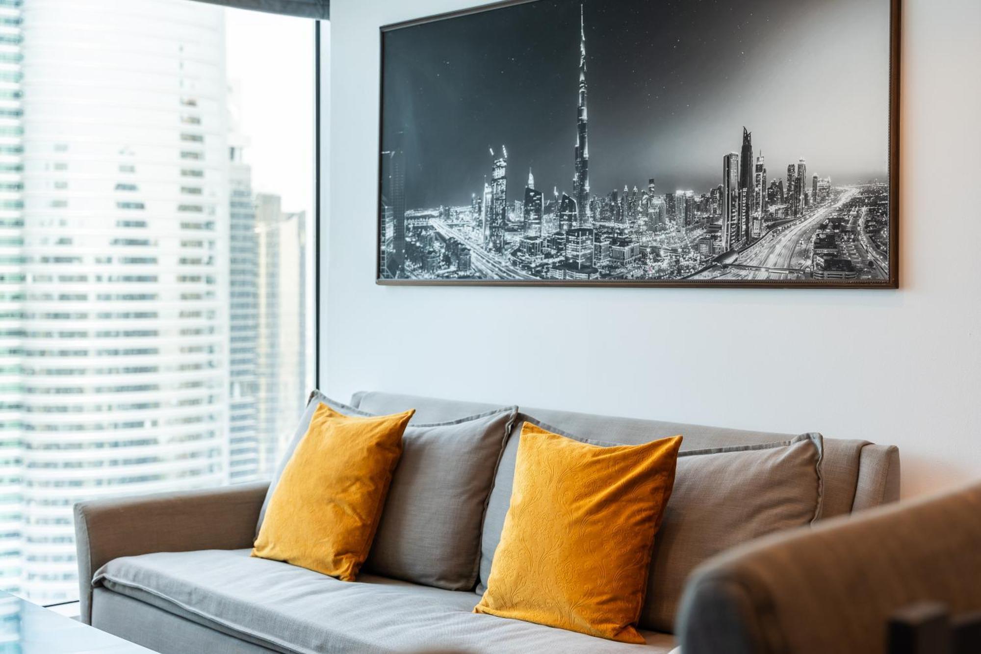 Modern & Spacious 2-Bed Condo With Panoramic Lake Views, Dual Balconies, Steps From Dubai Jlt Metro By "La Buena Vida Holiday Homes" Zewnętrze zdjęcie
