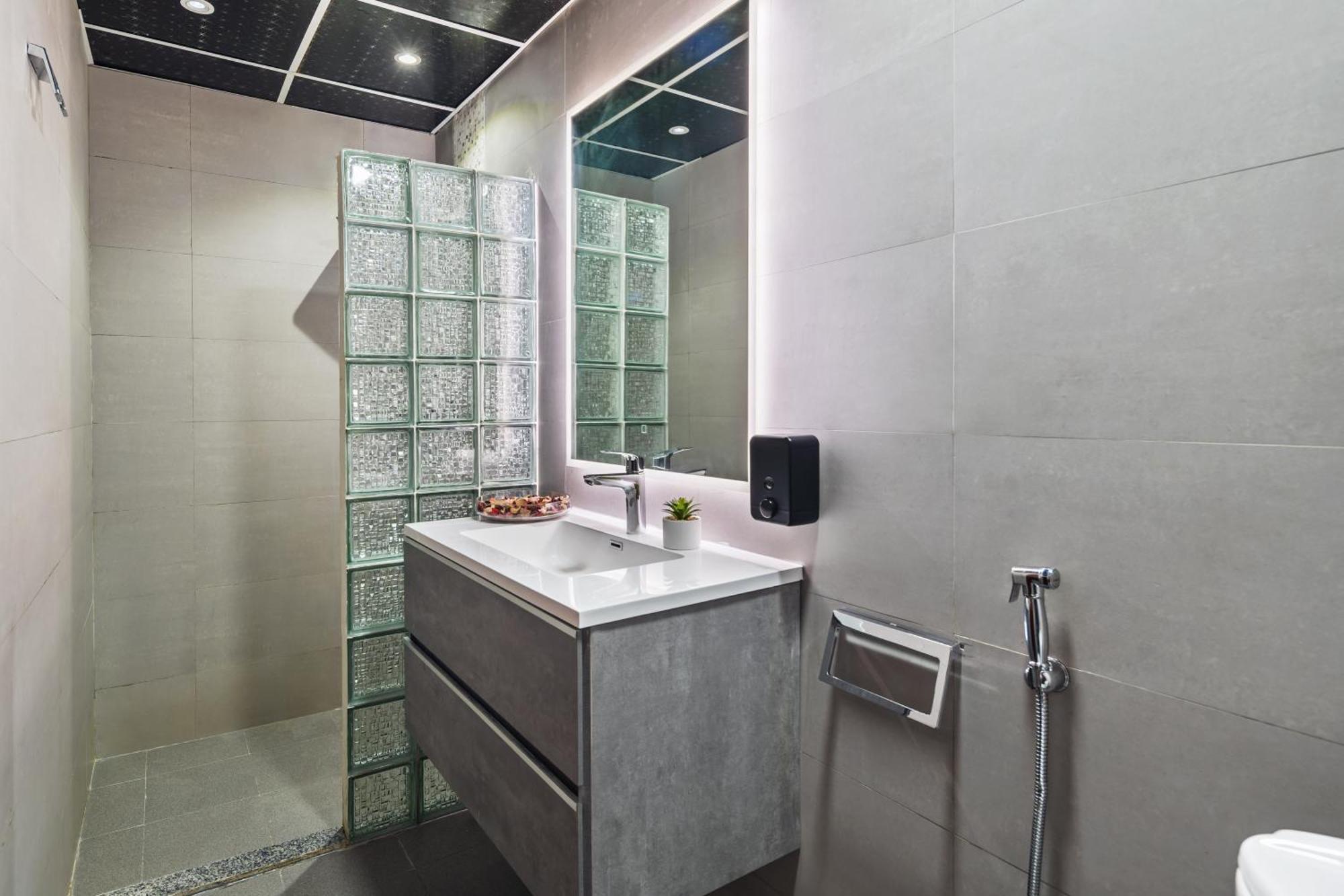 Modern & Spacious 2-Bed Condo With Panoramic Lake Views, Dual Balconies, Steps From Dubai Jlt Metro By "La Buena Vida Holiday Homes" Zewnętrze zdjęcie