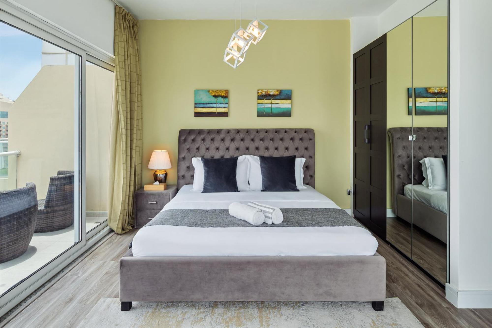 Modern & Spacious 2-Bed Condo With Panoramic Lake Views, Dual Balconies, Steps From Dubai Jlt Metro By "La Buena Vida Holiday Homes" Zewnętrze zdjęcie