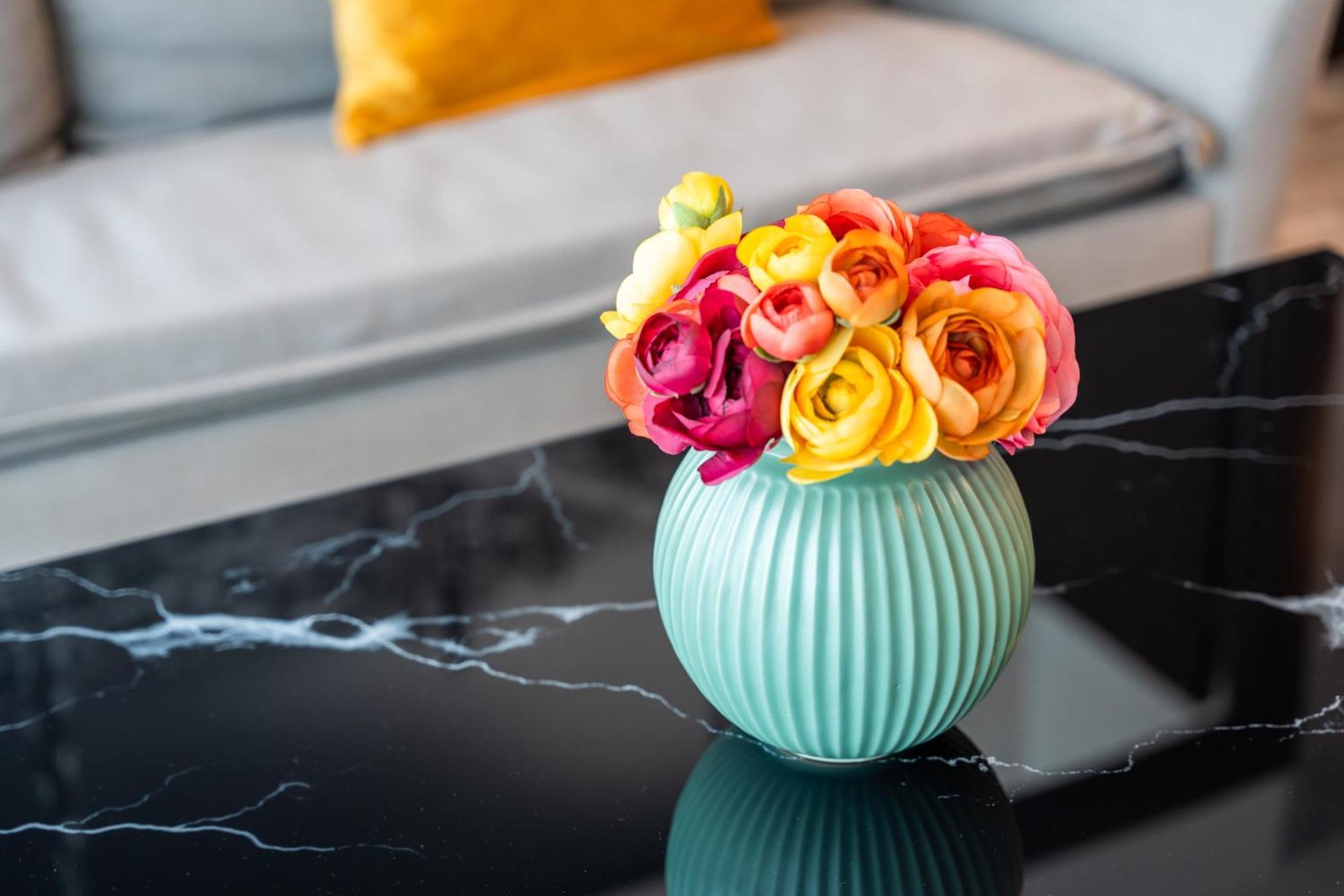 Modern & Spacious 2-Bed Condo With Panoramic Lake Views, Dual Balconies, Steps From Dubai Jlt Metro By "La Buena Vida Holiday Homes" Zewnętrze zdjęcie