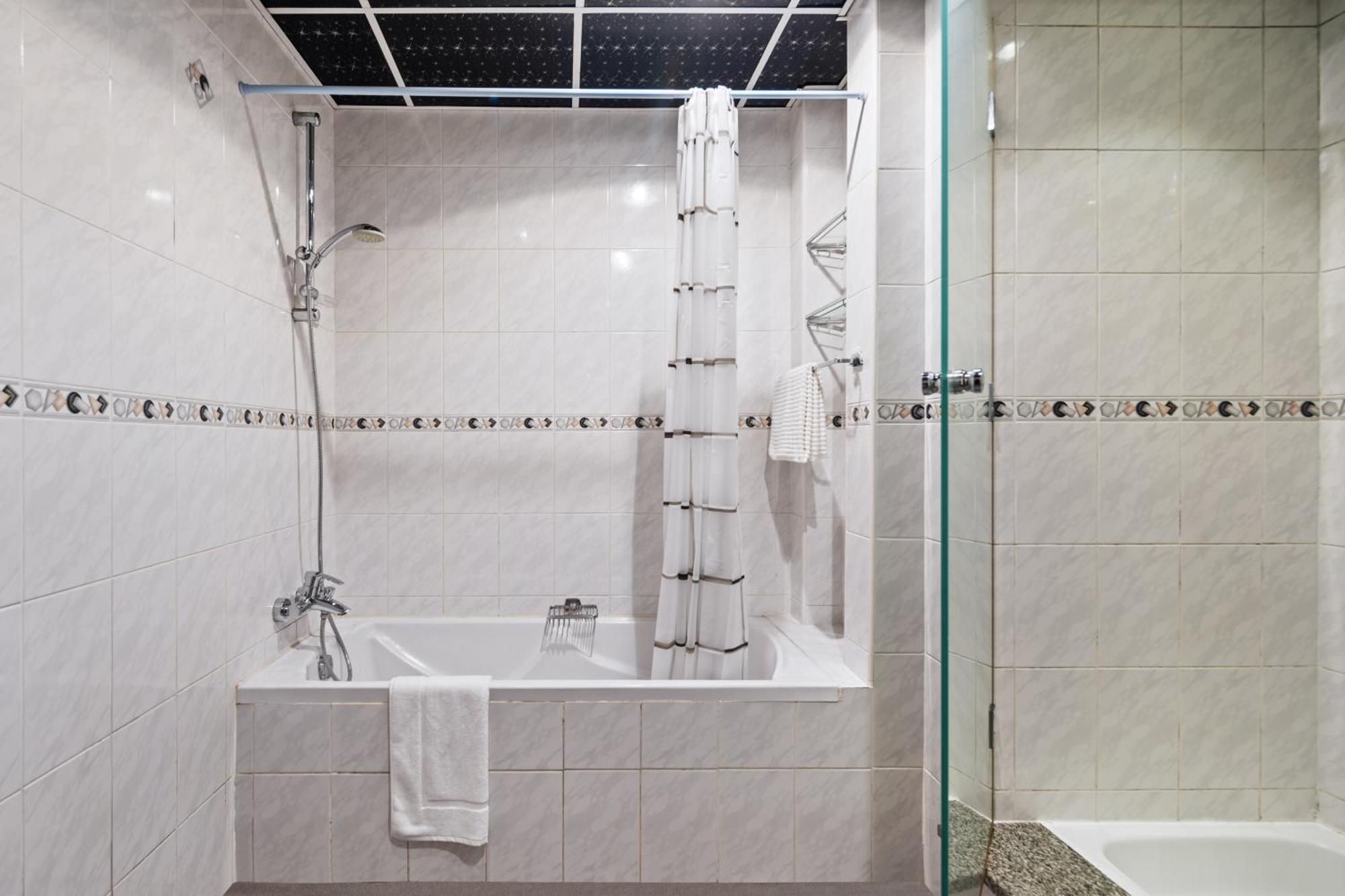 Modern & Spacious 2-Bed Condo With Panoramic Lake Views, Dual Balconies, Steps From Dubai Jlt Metro By "La Buena Vida Holiday Homes" Zewnętrze zdjęcie